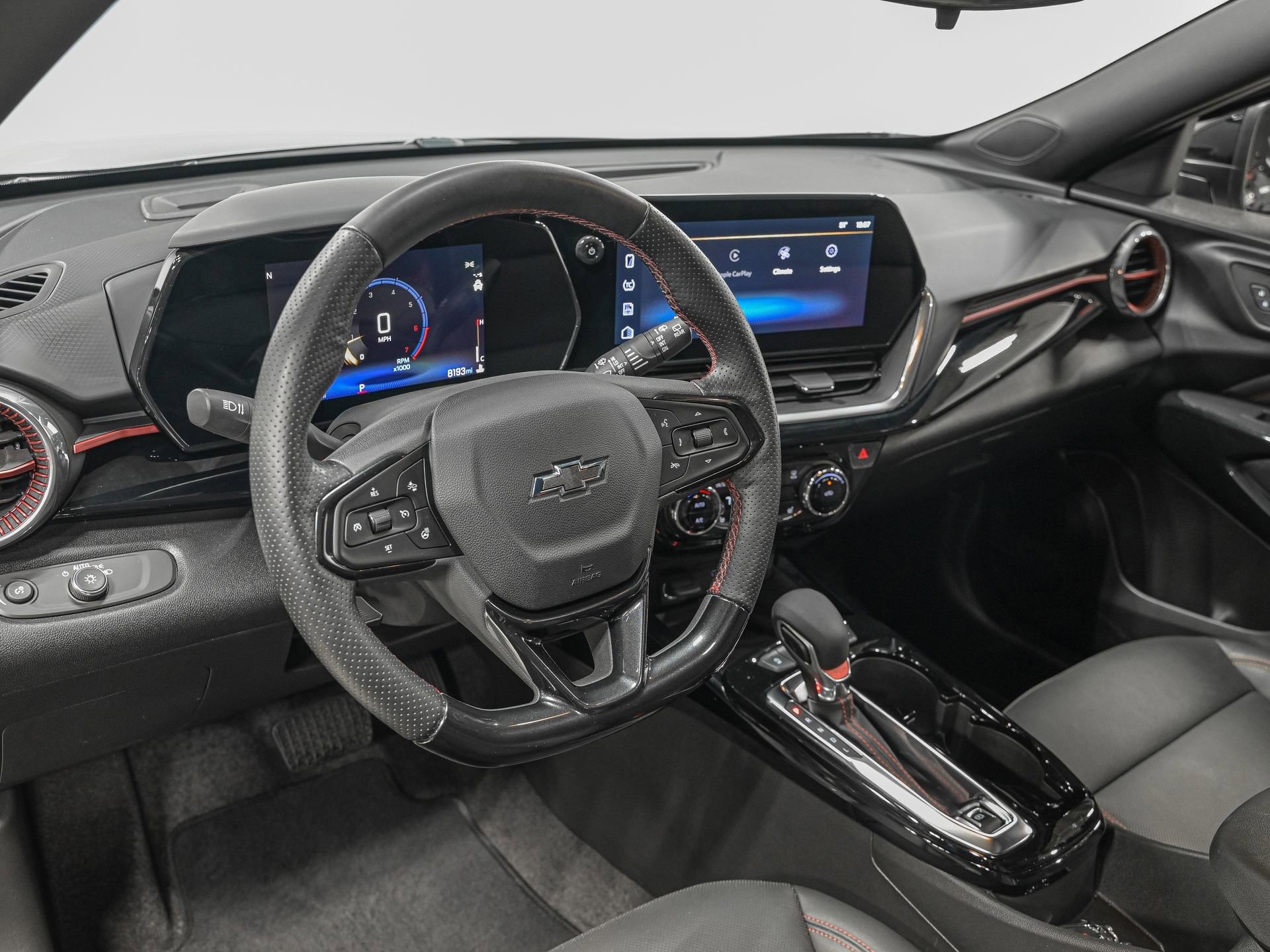 Used 2025 Chevrolet Trax RS w/ Sunroof Package image 14