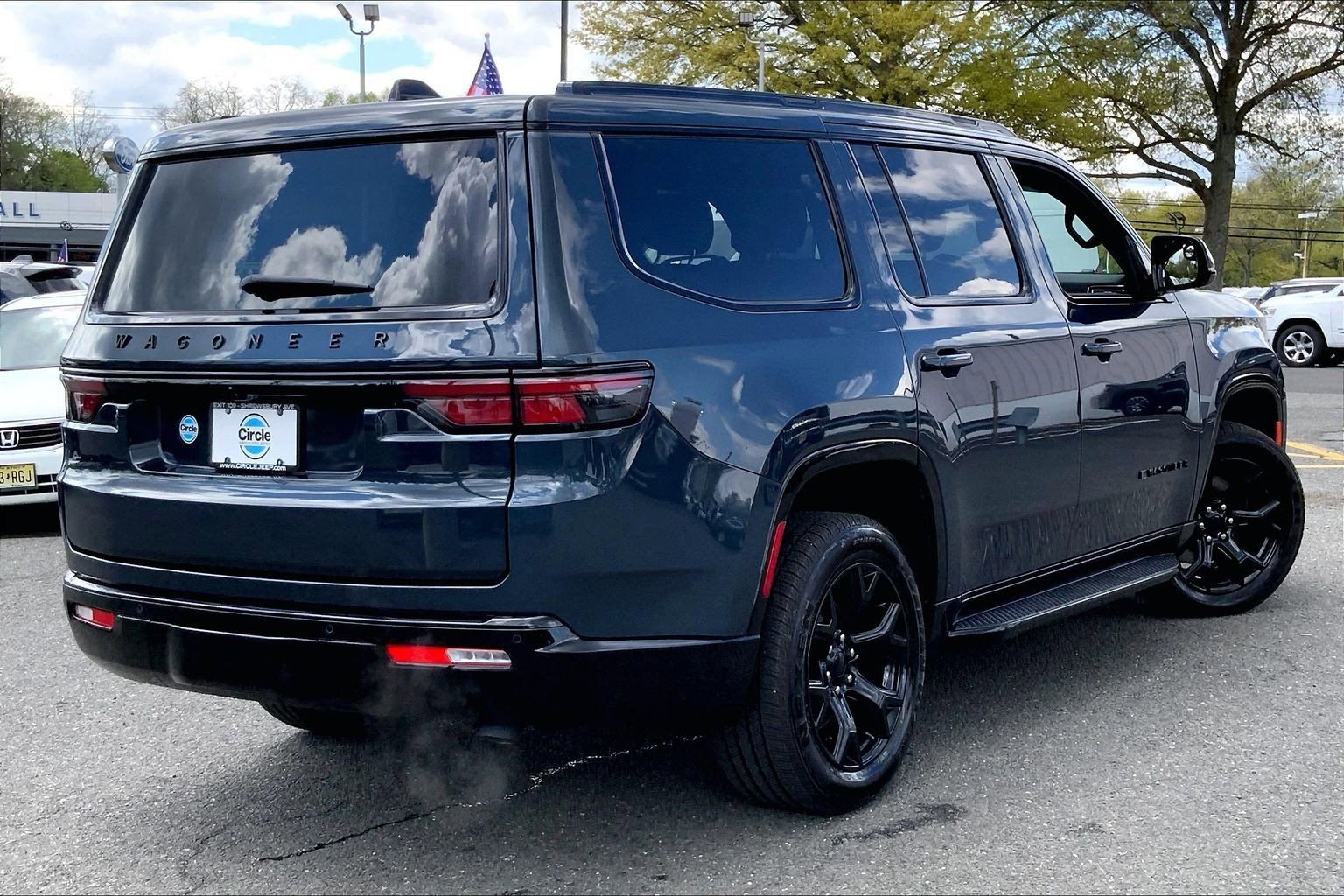 Certified 2024 Jeep Wagoneer Series II AWD/4WD image 12