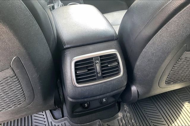 Used 2020 Kia Sorento S FWD image 32