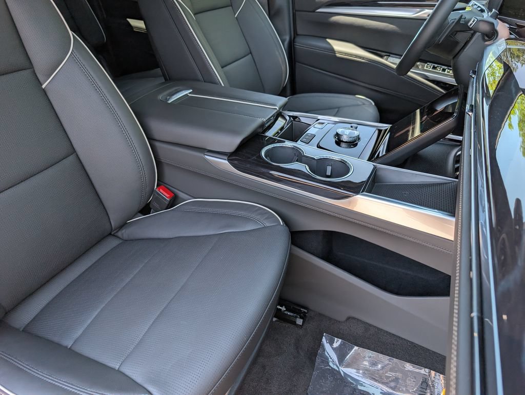 New 2026 Cadillac Escalade ESV Sport w/ Touring Package AWD/4WD image 21