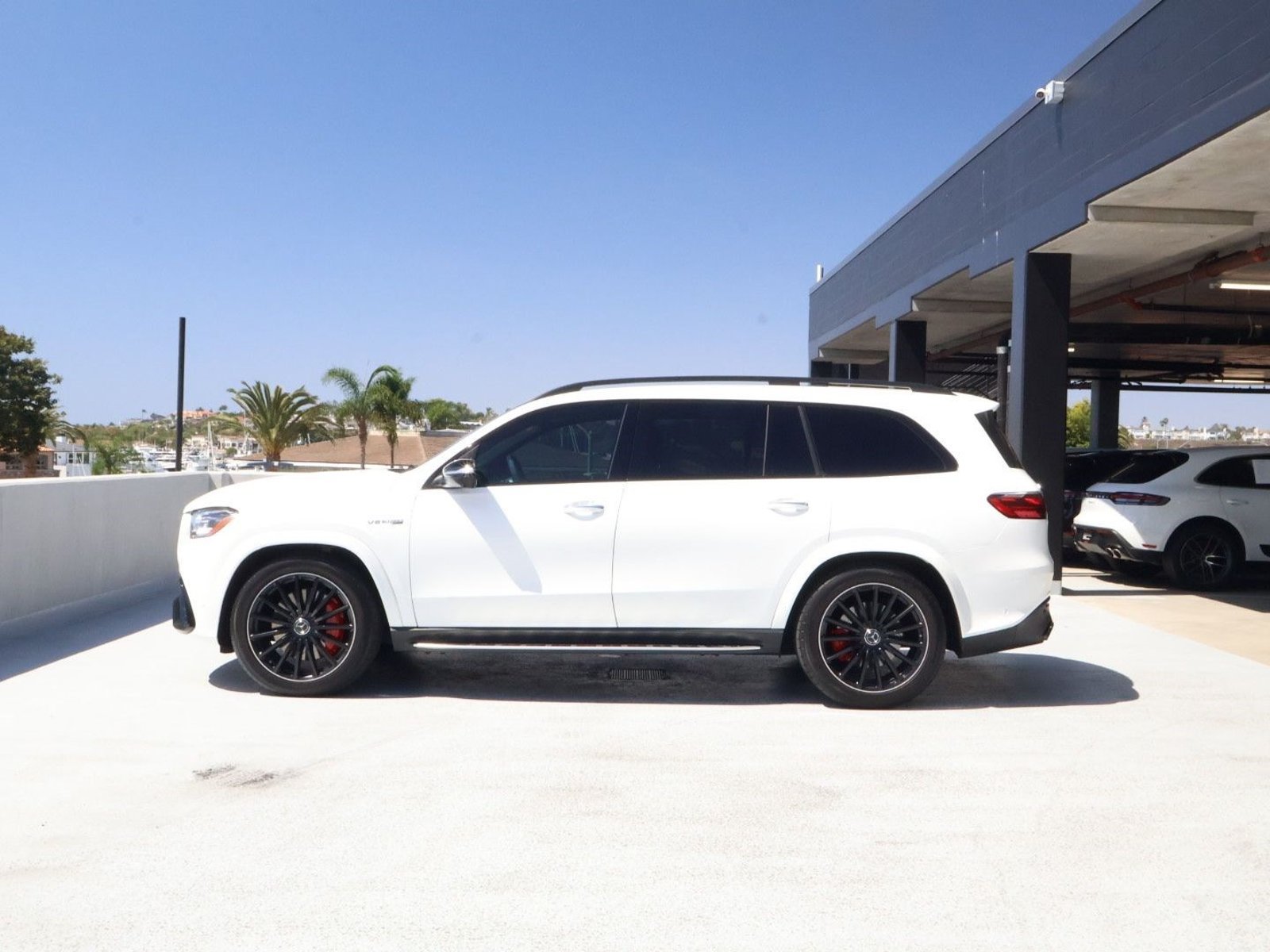 Used 2024 Mercedes-Benz GLS 63 AMG 4MATIC image 2