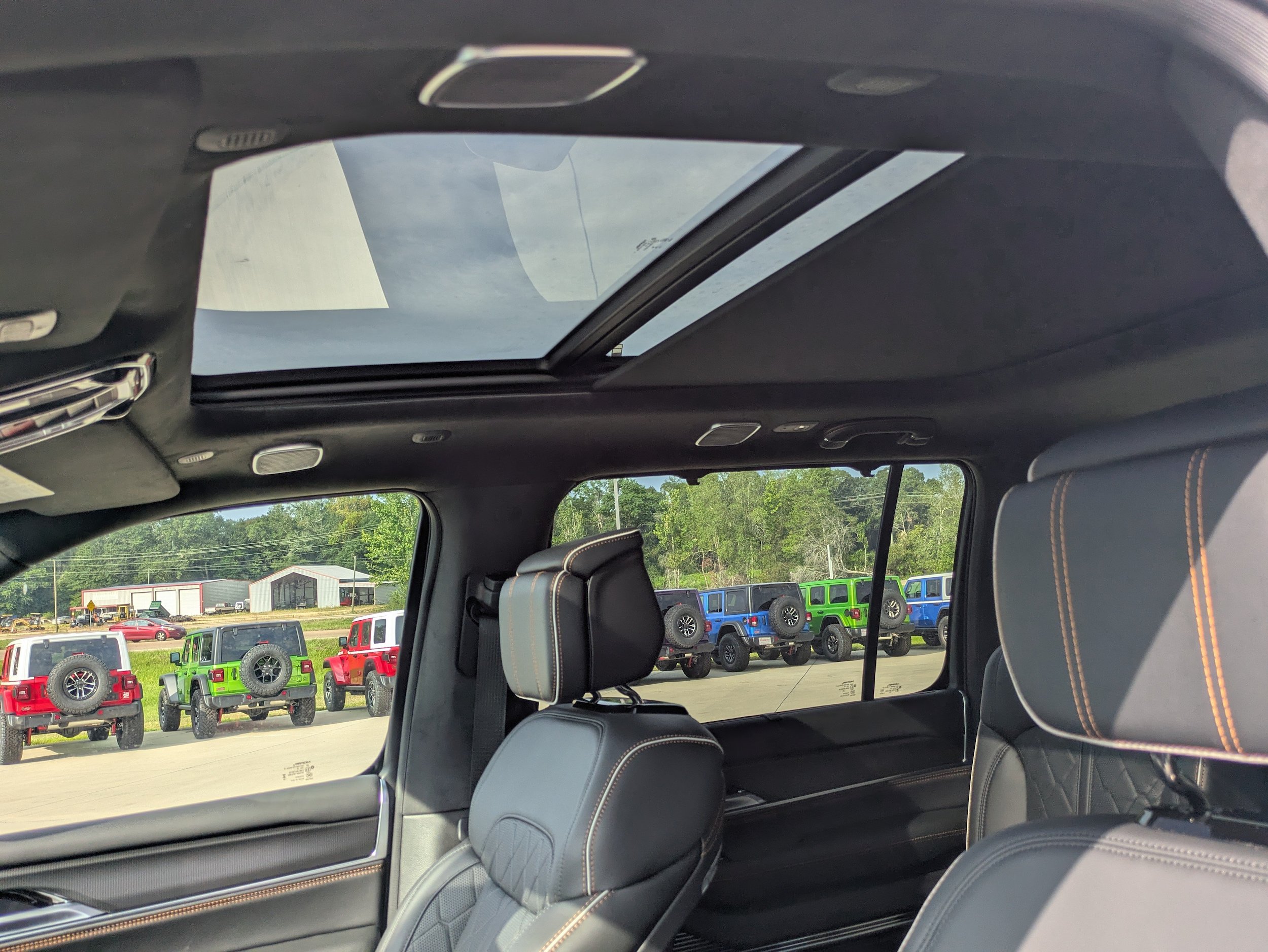 New 2026 Jeep Grand Wagoneer Summit AWD/4WD image 8