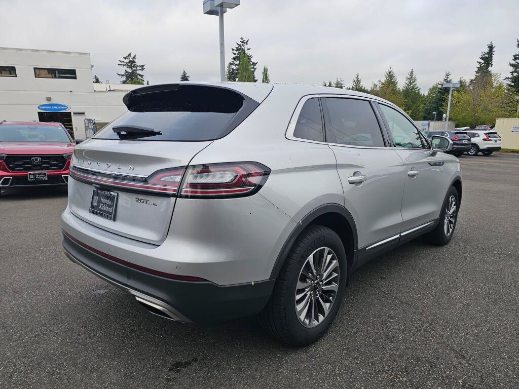 Used 2019 Lincoln Nautilus Select AWD/4WD image 7
