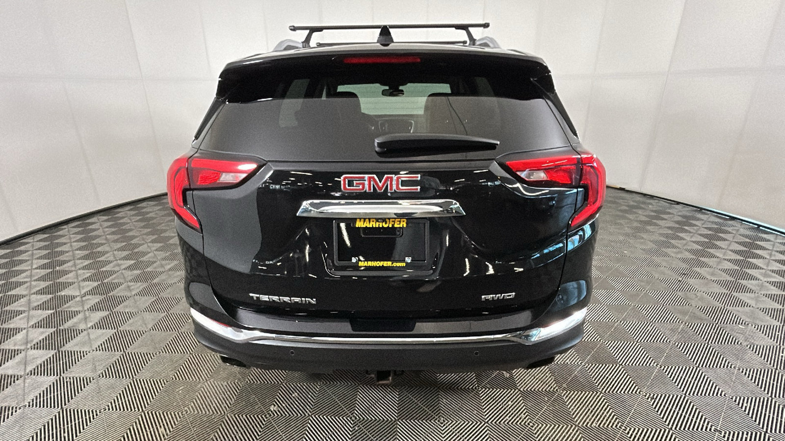 Used 2020 GMC Terrain SLT w/ Preferred Package AWD/4WD image 4