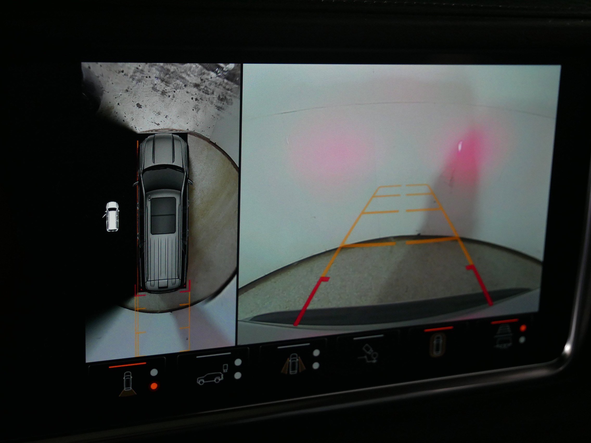 Used 2024 GMC Yukon XL Denali w/ Advanced Technology Package image 31