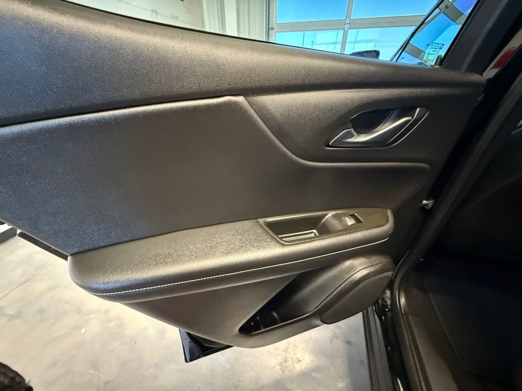 Used 2025 Chevrolet Blazer LT image 16