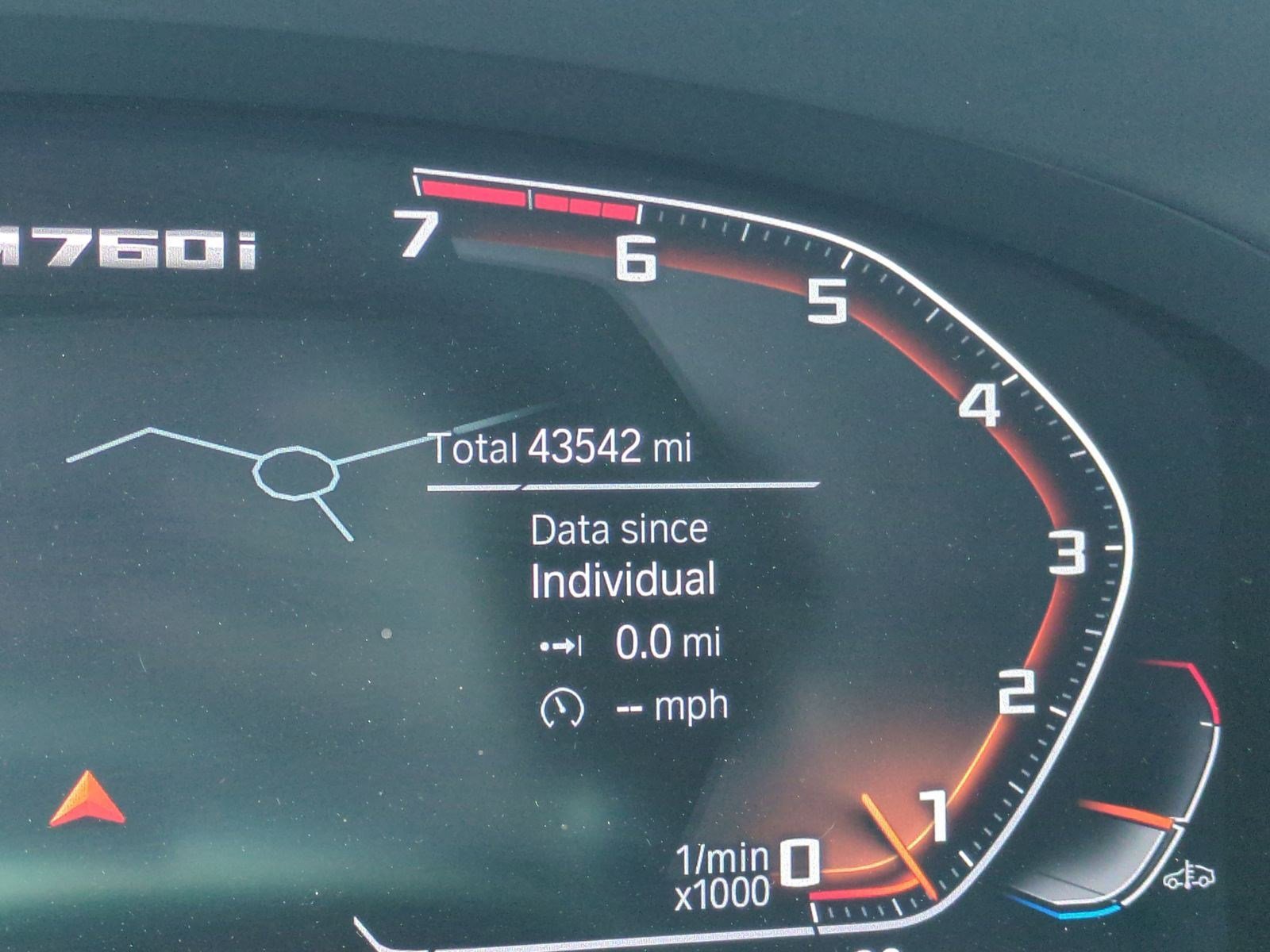 Used 2022 BMW M760i xDrive AWD/4WD image 22