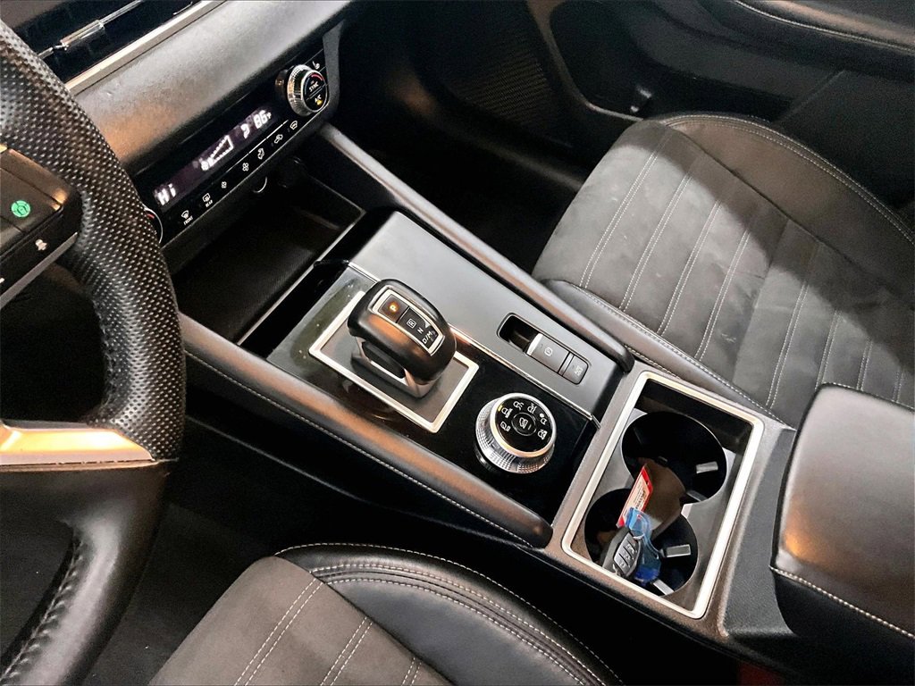 Used 2023 Mitsubishi Outlander SE image 20