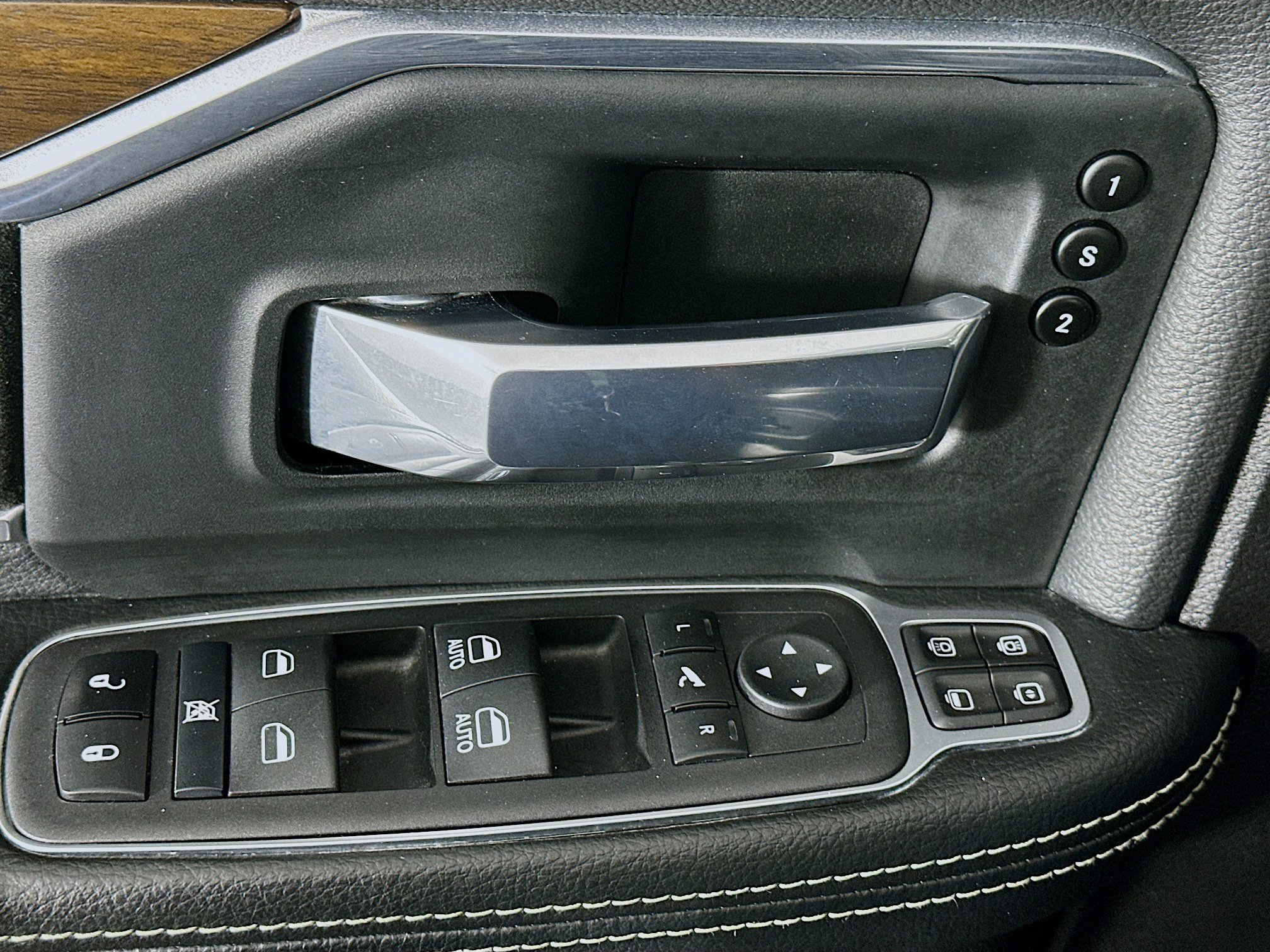 Used 2024 RAM 2500 Laramie image 15