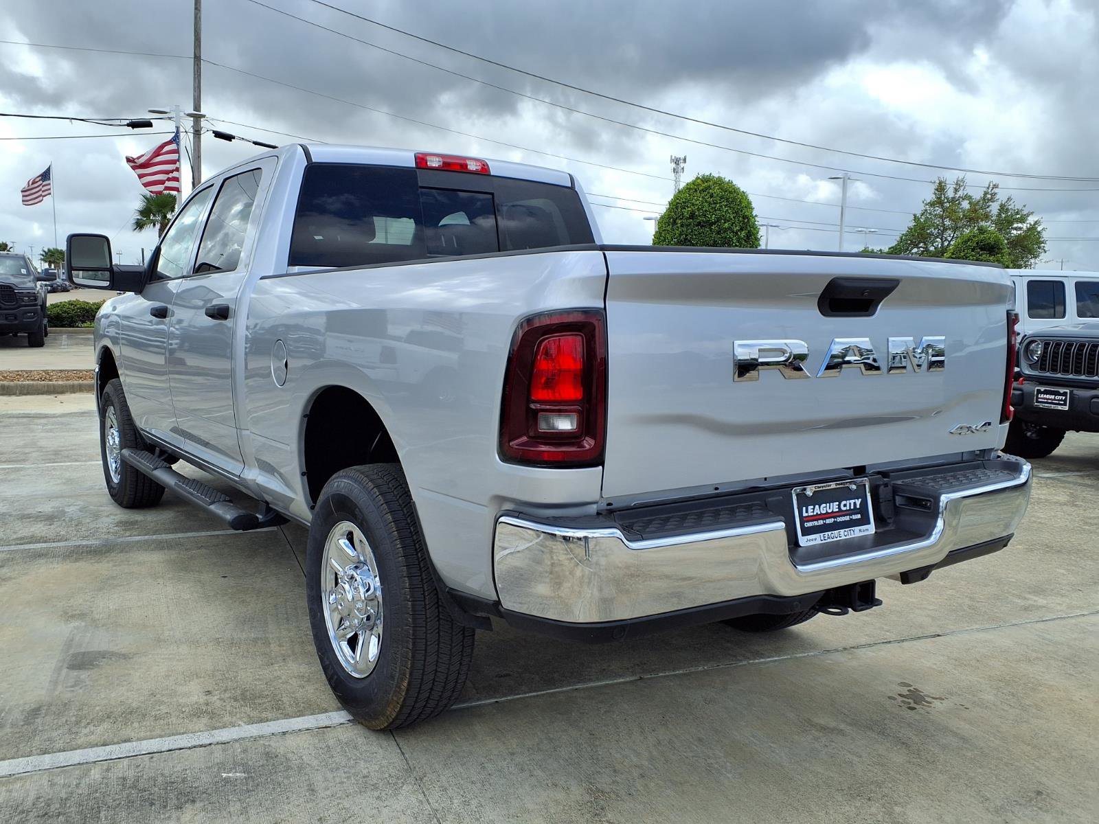 New 2026 RAM 2500 Tradesman AWD/4WD image 2