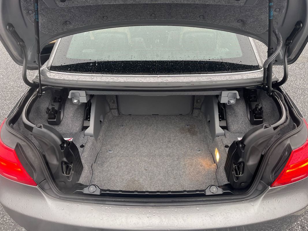 Used 2013 BMW M3 Convertible image 28