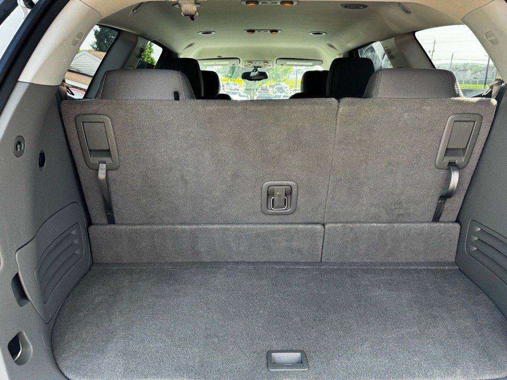 Used 2016 Chevrolet Traverse LT w/ Style and Technology Package image 22