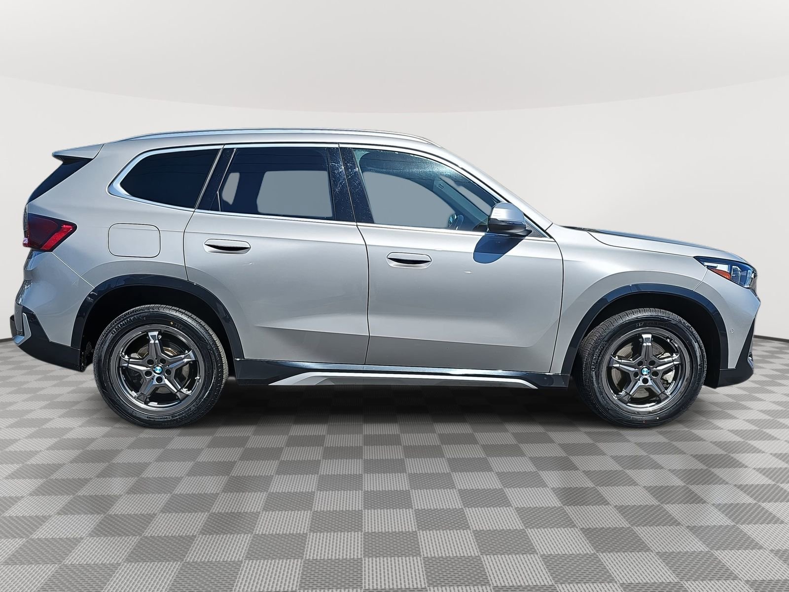 Used 2024 BMW X1 xDrive28i image 4