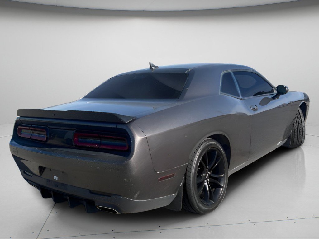 Used 2018 Dodge Challenger SXT Plus RWD image 6