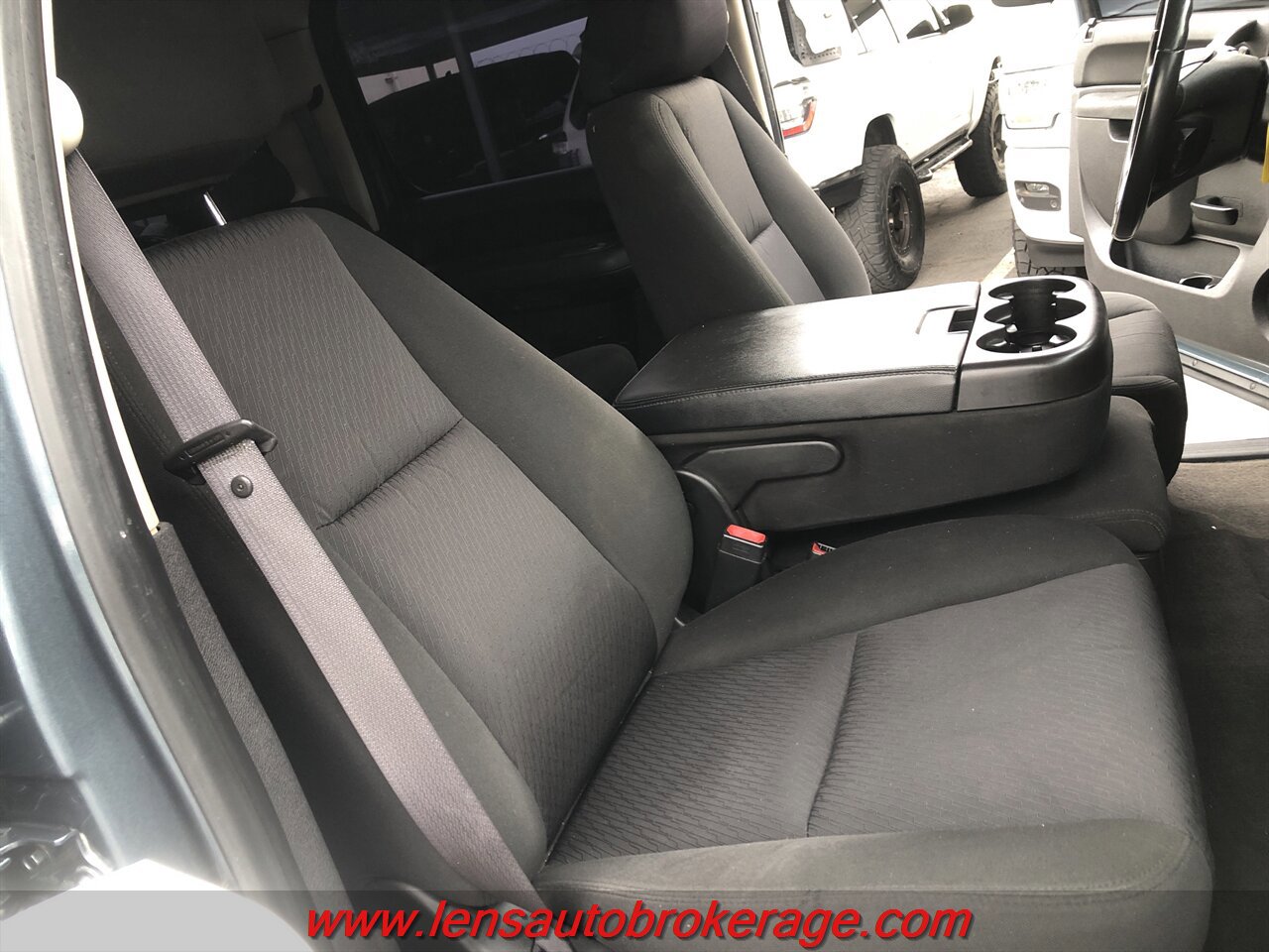 Used 2010 Chevrolet Silverado 2500 LT w/ Interior Plus Package AWD/4WD image 22