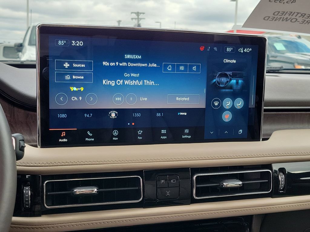 Certified 2023 Lincoln Nautilus Reserve w/ Equipment Group 202A image 27