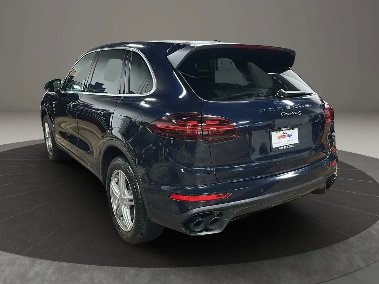 Used 2017 Porsche Cayenne S image 3