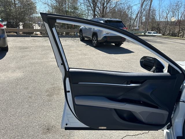 Used 2023 Toyota Camry XLE image 30