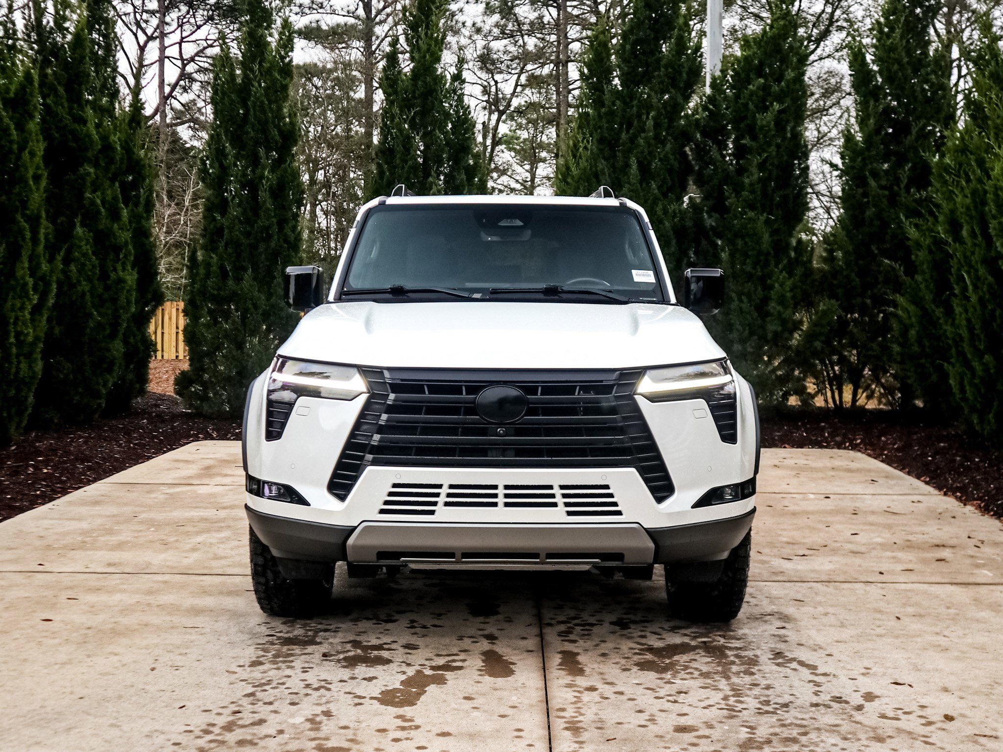Used 2024 Lexus GX 550 AWD/4WD image 3