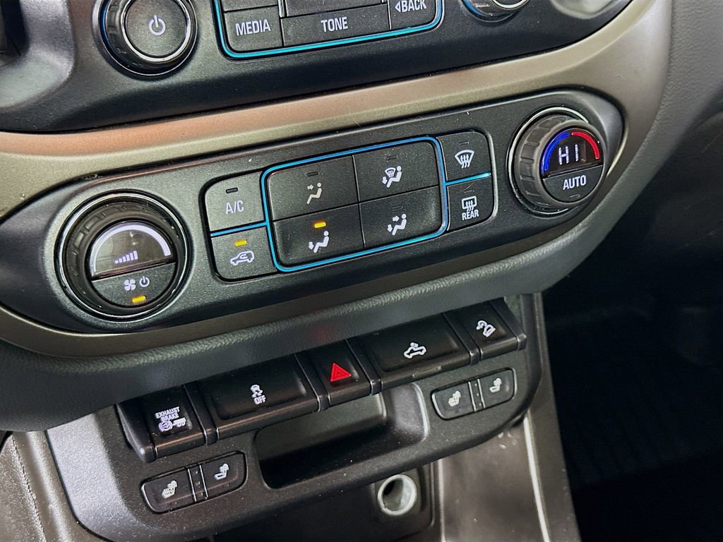 Used 2018 Chevrolet Colorado Z71 w/ Centennial Edition image 17