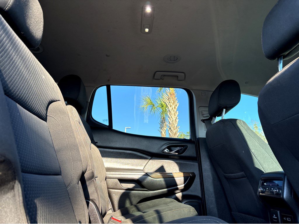 Used 2023 GMC Acadia SLE w/ Driver Convenience Package image 11