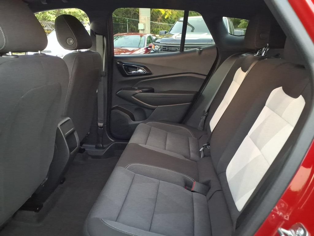 Certified 2026 Chevrolet Trax RS FWD image 13
