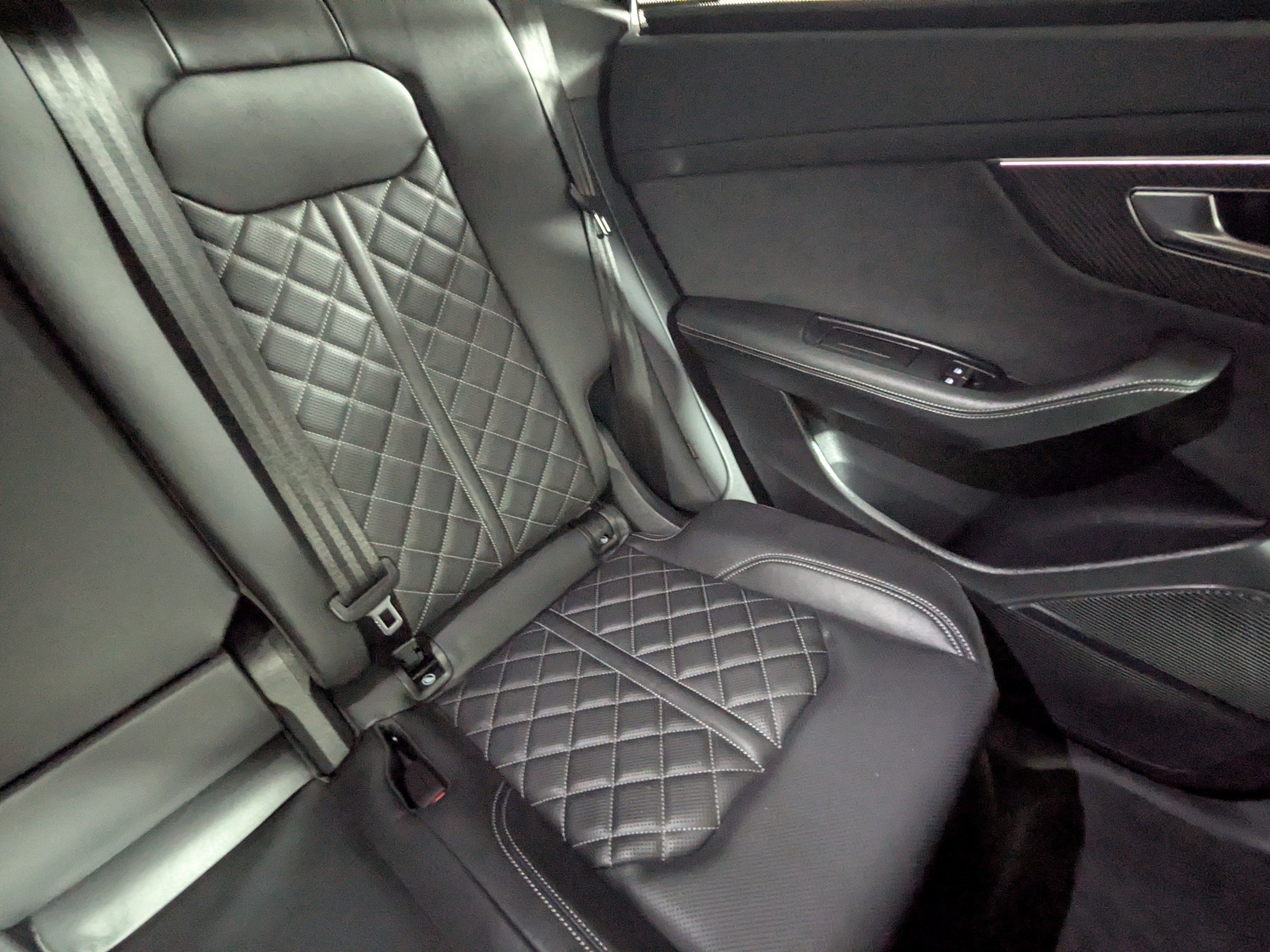 Certified 2026 Audi SQ8 Prestige AWD/4WD image 15
