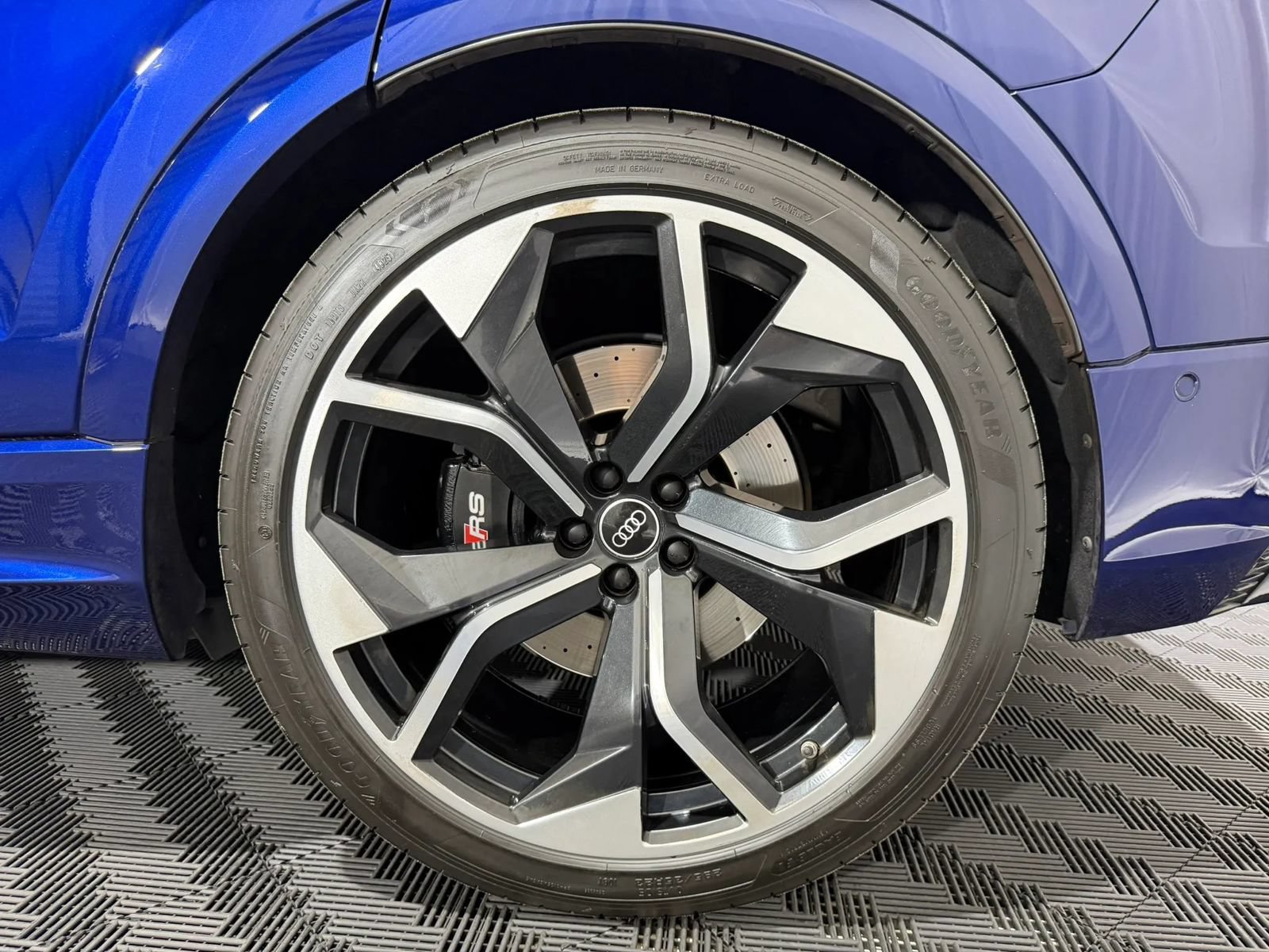 Used 2022 Audi RS Q8 w/ Black Optic Package AWD/4WD image 40
