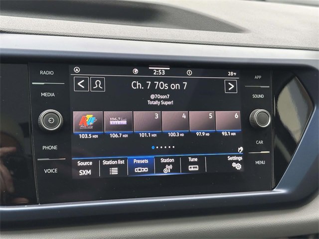 Certified 2022 Volkswagen Taos SE w/ Panoramic Sunroof Package image 37