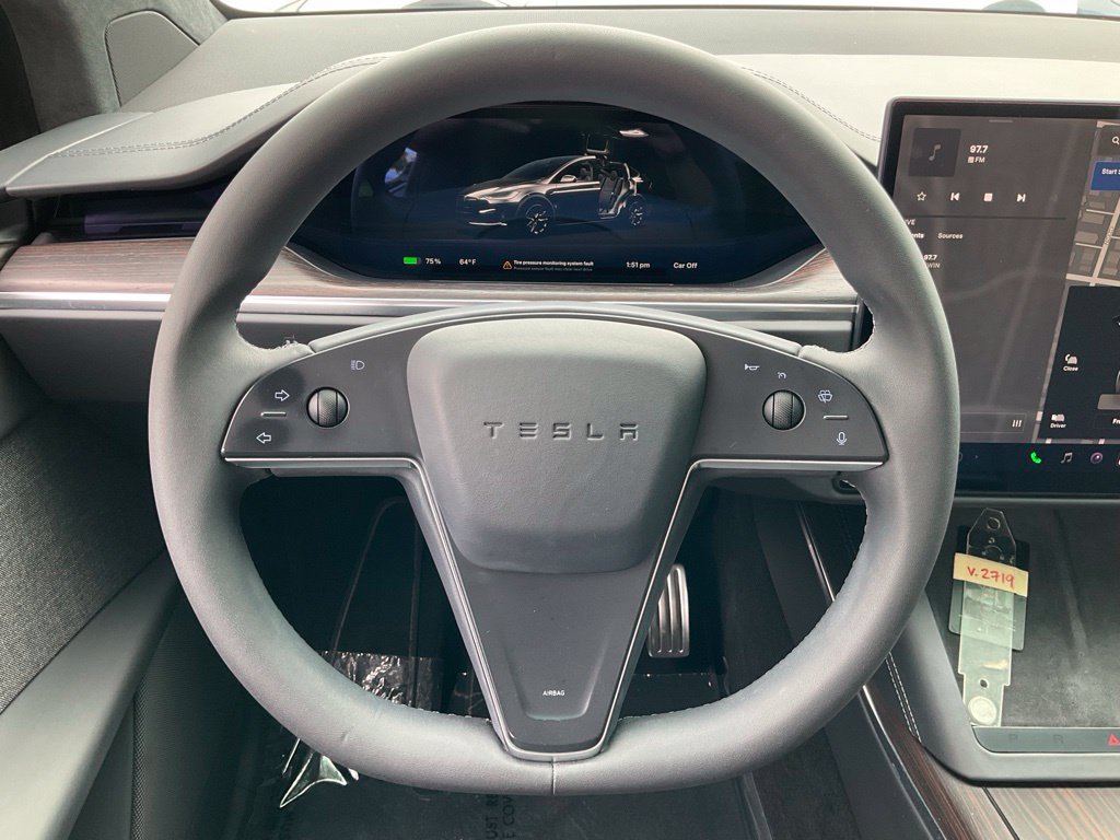 Used 2023 Tesla Model X AWD/4WD image 39