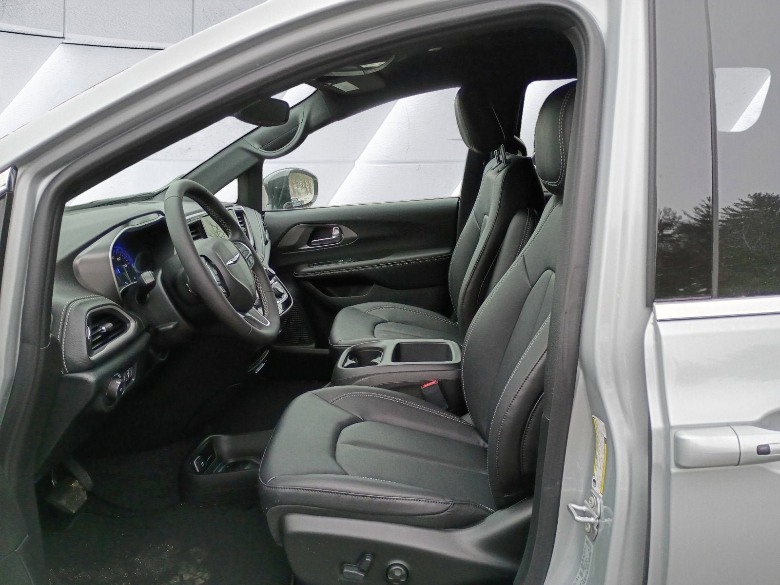 New 2026 Chrysler Pacifica Select image 10