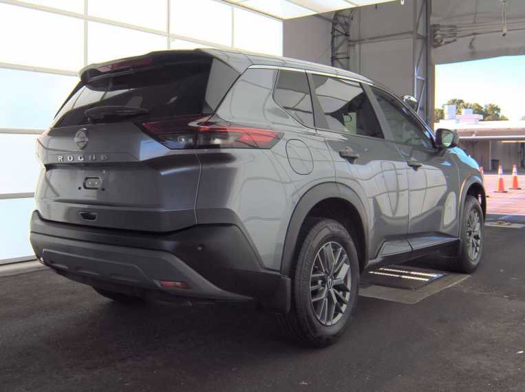 Used 2023 Nissan Rogue S FWD image 3