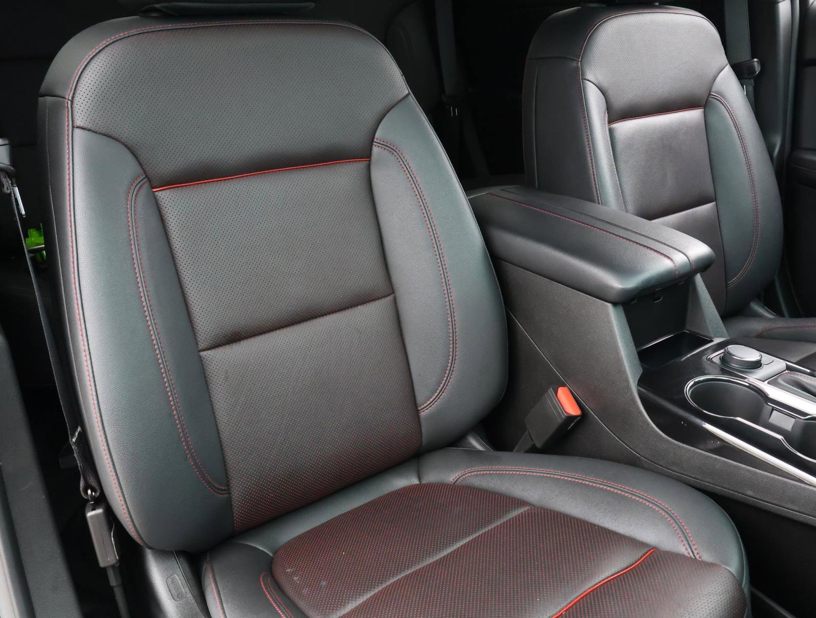 Used 2024 Cadillac Escalade ESV Luxury image 53