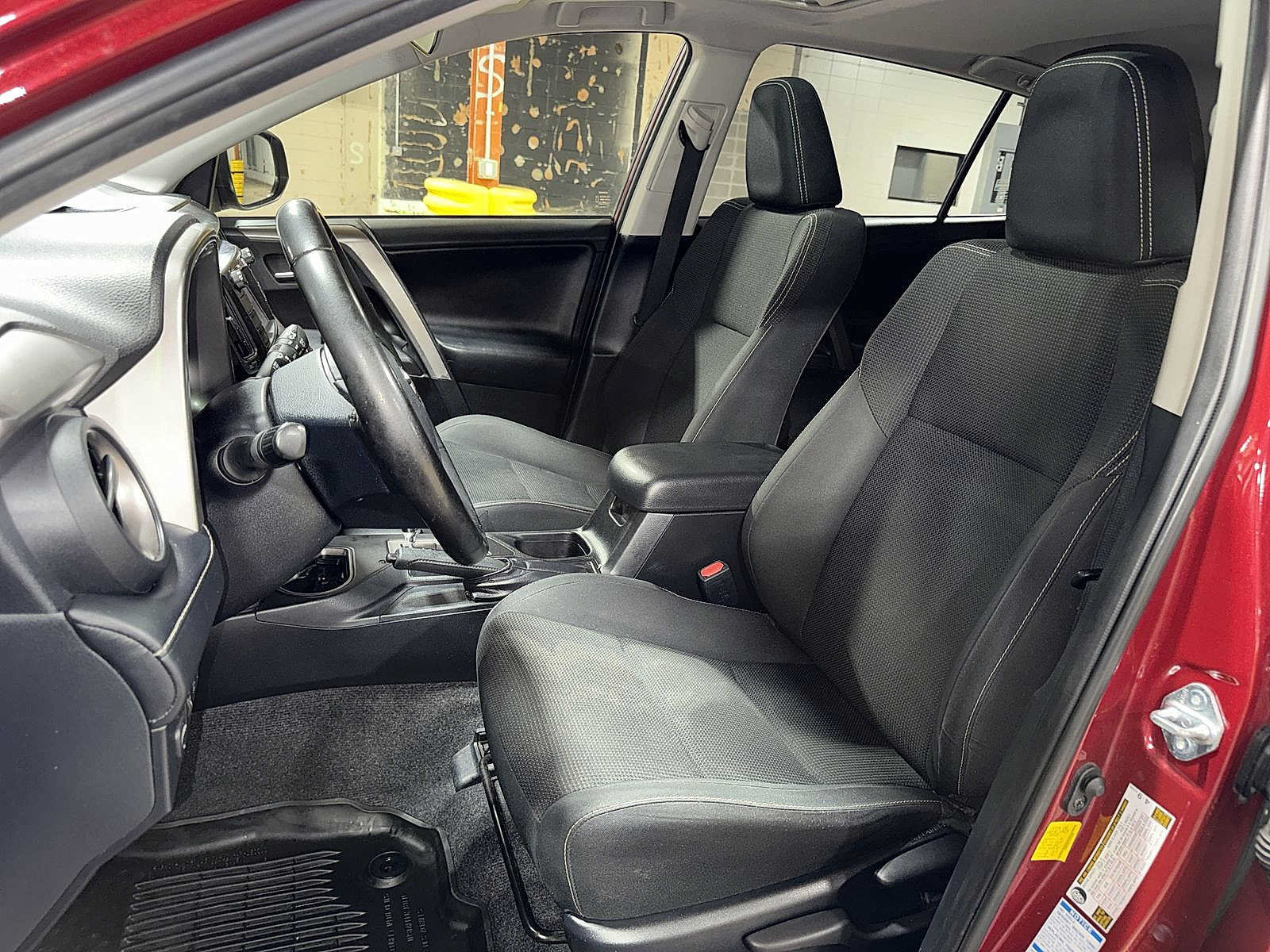 Used 2018 Toyota RAV4 XLE w/ Plus Extra Value Package AWD/4WD image 15