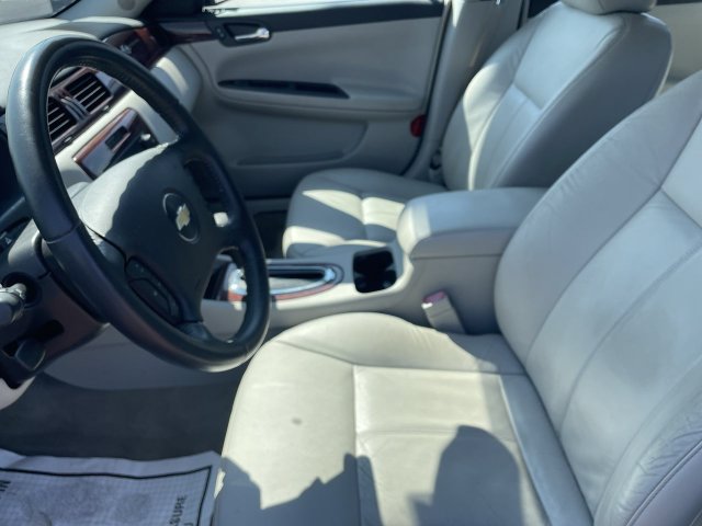Used 2010 Chevrolet Impala LT w/ Luxury Edition Package FWD image 12