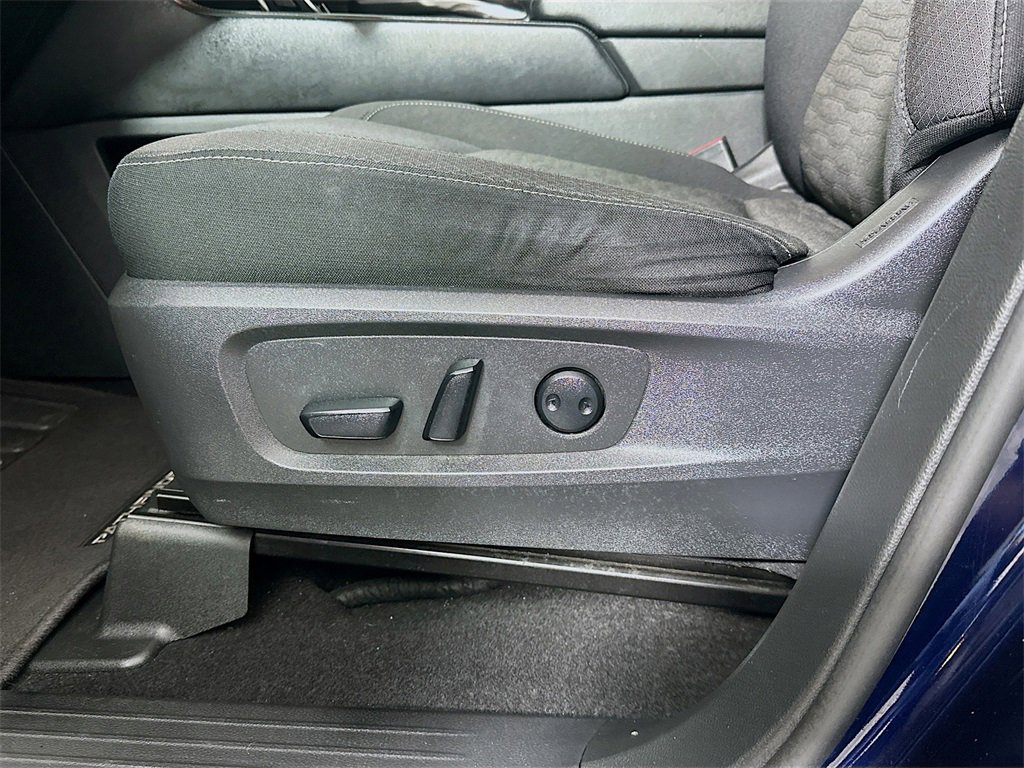 Used 2022 Nissan Pathfinder SV w/ SV Premium Package image 23