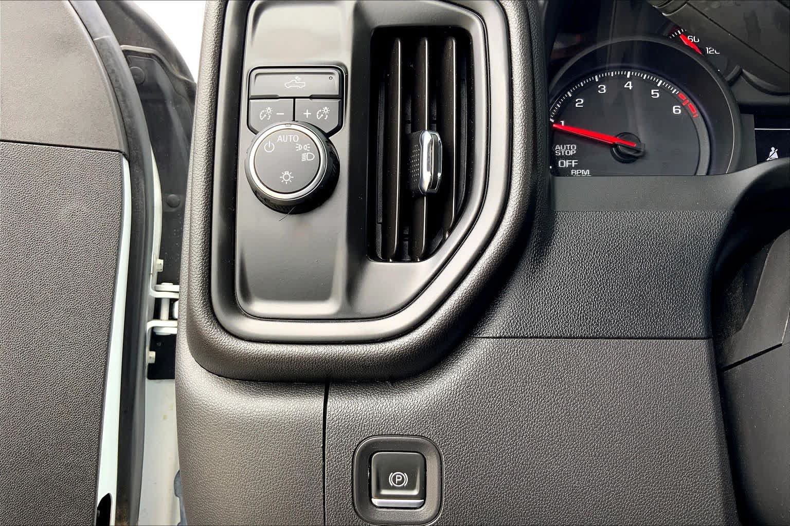 Used 2023 Chevrolet Silverado 1500 Custom RWD image 33