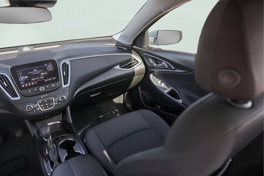 Used 2025 Chevrolet Malibu LT FWD image 29