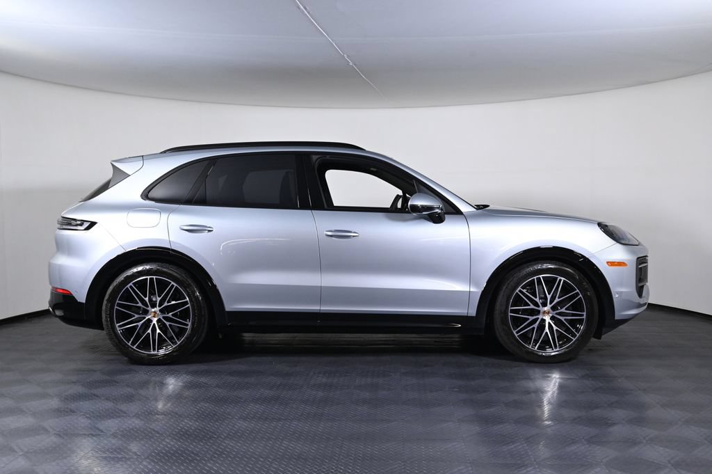 Certified 2025 Porsche Cayenne GTS AWD/4WD image 8