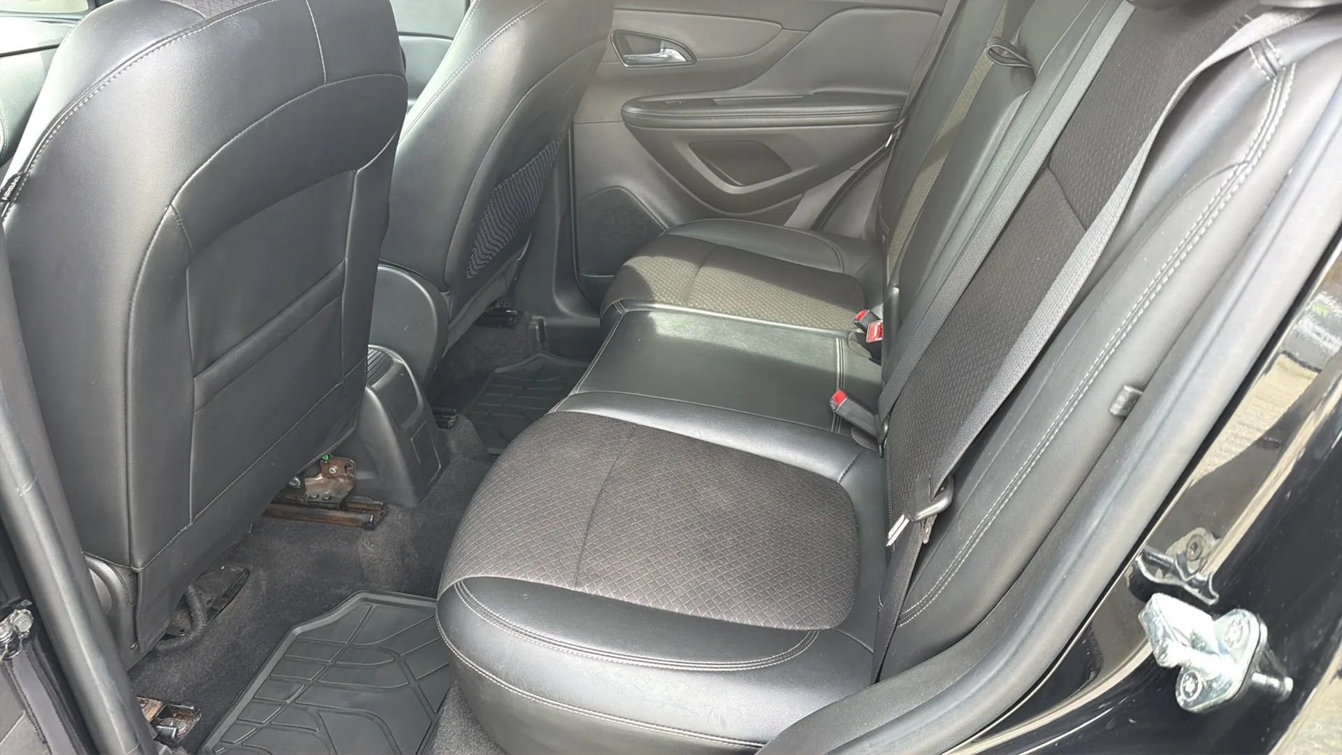 Used 2019 Buick Encore Preferred AWD/4WD image 28