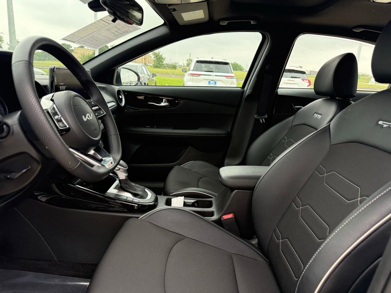 Used 2023 Kia Forte GT-Line w/ GT-Line Premium Package FWD image 9