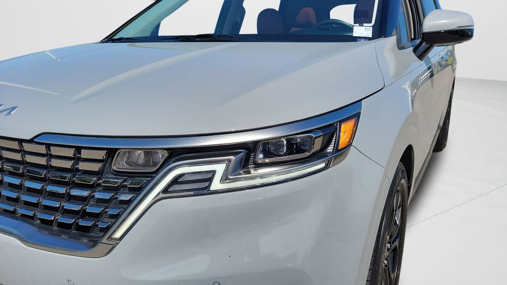 Used 2023 Kia Carnival SX Prestige image 9