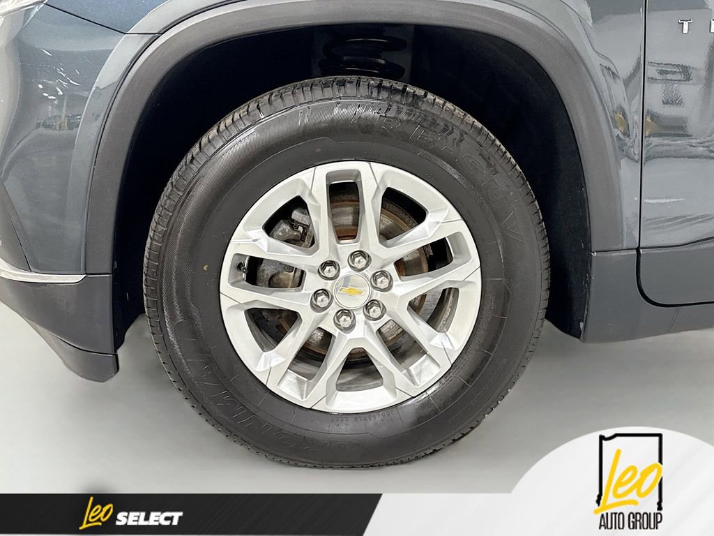 Used 2020 Chevrolet Traverse LT w/ Driver Confidence II Package AWD/4WD image 31