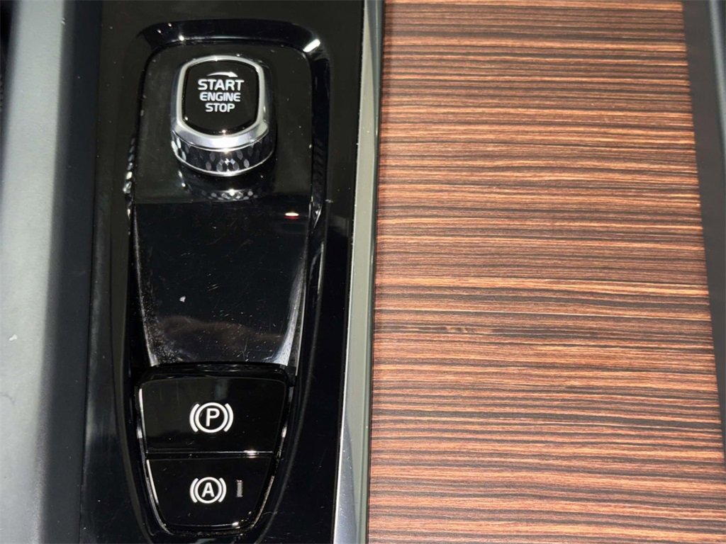 Used 2023 Volvo V60 B5 Cross Country Plus w/ Climate Package image 23