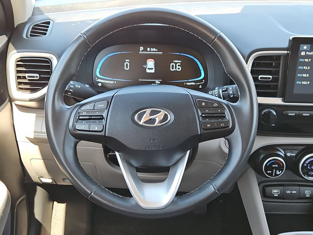 Used 2025 Hyundai Venue SEL FWD image 23