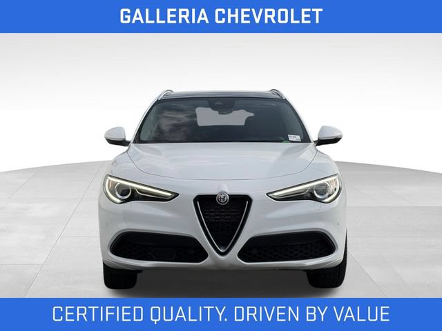 Used 2021 Alfa Romeo Stelvio Ti w/ Premium Package AWD/4WD image 3