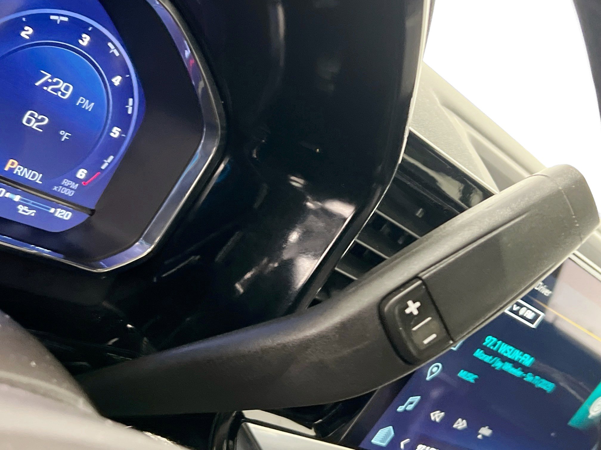 Used 2025 Chevrolet Silverado 1500 LT image 25