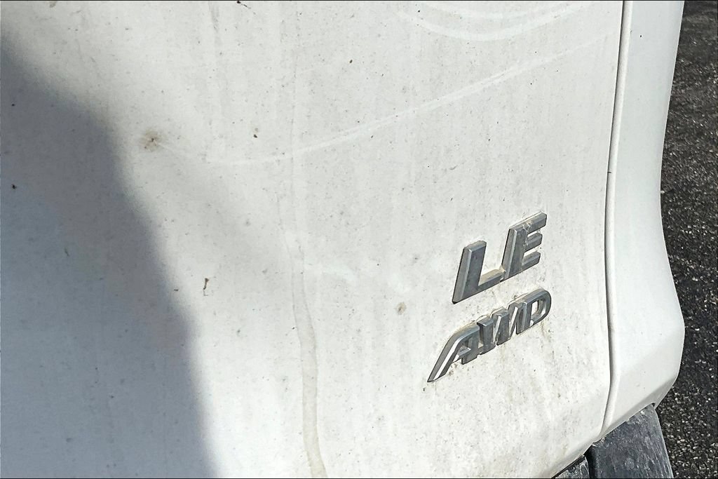 Used 2024 Toyota RAV4 LE AWD/4WD image 20