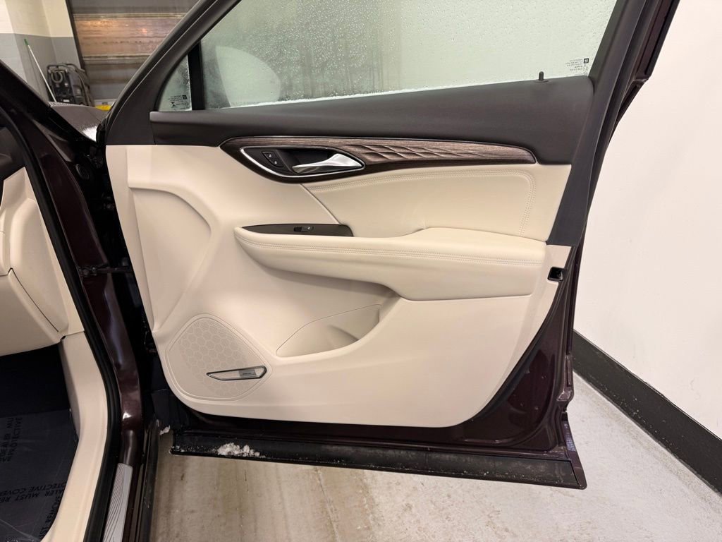 Used 2022 Buick Envision Avenir w/ Safety Package image 28