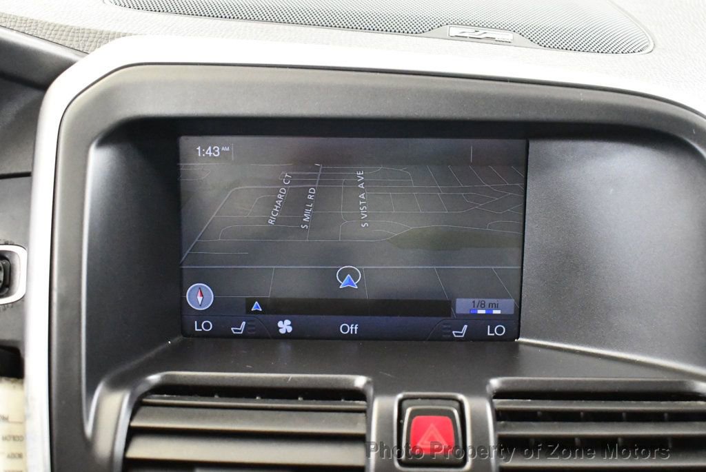 Used 2012 Volvo XC60 T6 R-Design image 37